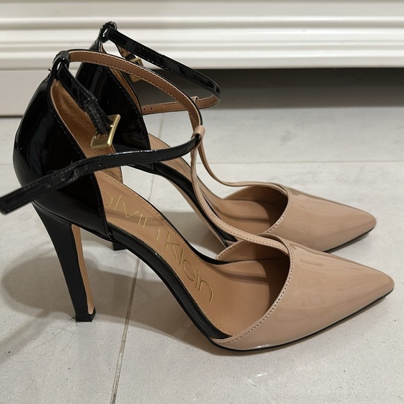 Half Nude Half Black Calvin Klein Pumps - Picture 6 of 7